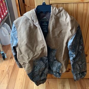 Real tree Red Head Youth L coat. Heavy duty.
